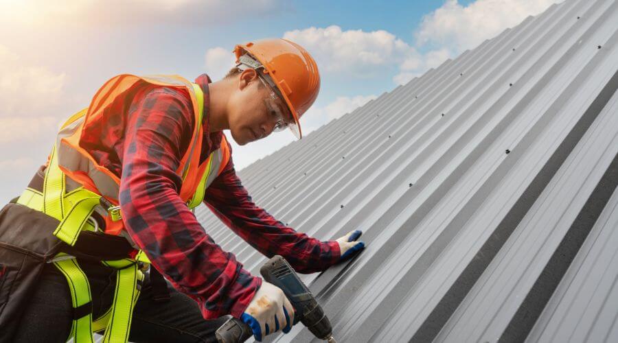 Professional residential roofers in Martensdale, IA